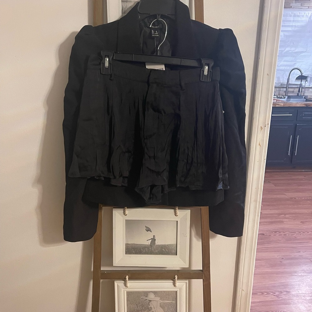 Elegant Black Women's Jacket and shorts set